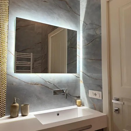 Private Luxury Fontana Di Trevi Рим